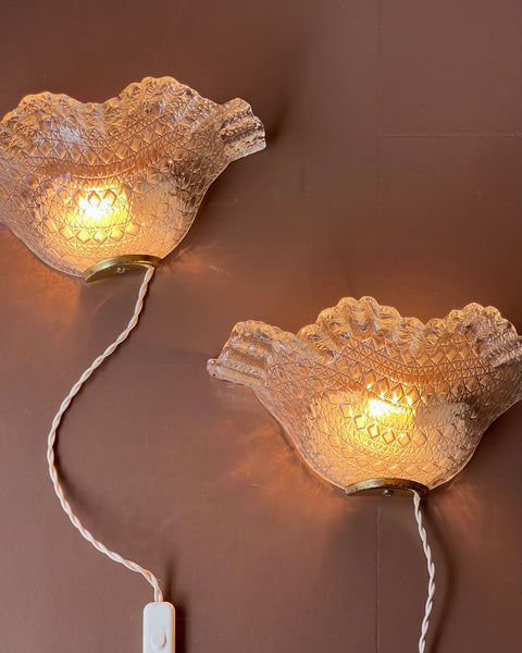 Vintage clear Murano shell wall lamp (2 available)