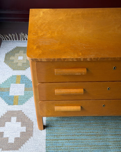 Vintage wooden chest of drawers