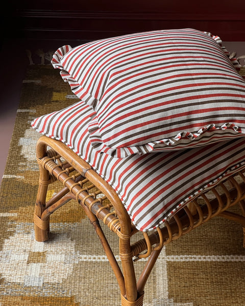 Anna-Lisa ruffled cushion - Rust