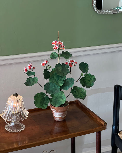 Paper flower ”Red pelargonium”