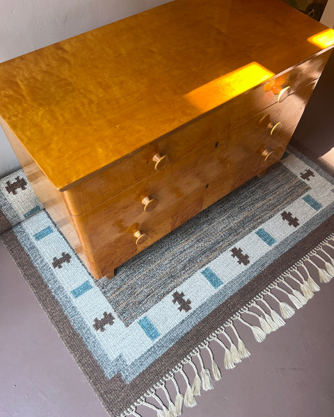 Vintage wooden chest of drawers