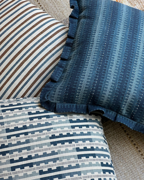 Karin’s Rölakan ruffled cushion - Indigo