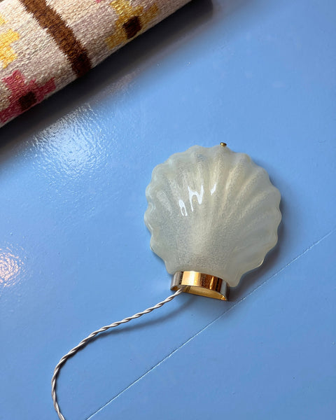 Vintage cream Murano shell wall lamp