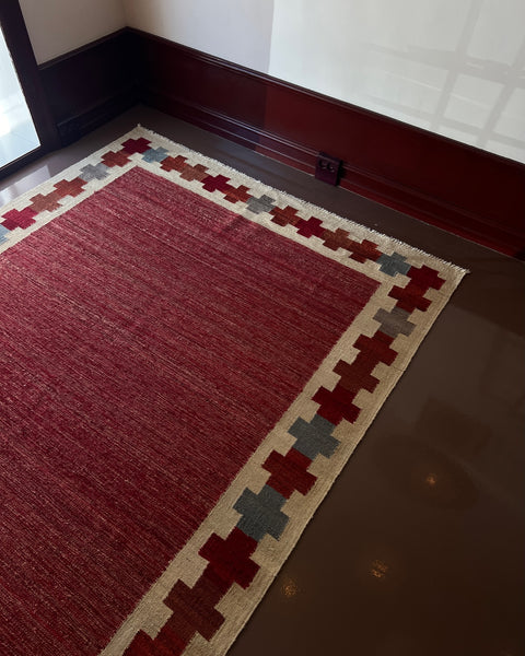 Vintage flat weave kelim rug (pattern by Ingegerd Silow)