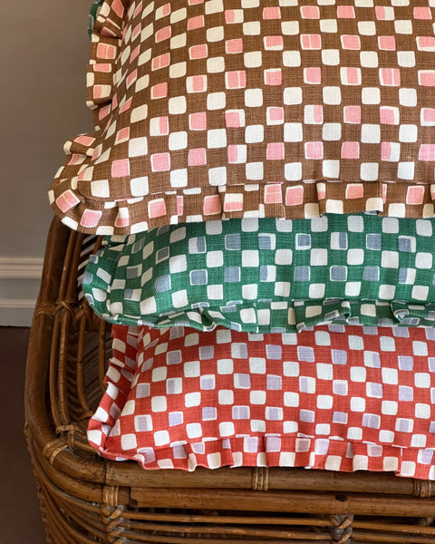Faye ruffled cushion - Pea Green