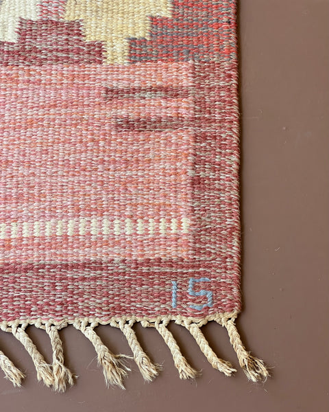 Vintage pink flat weave rug by Ingegerd Silow (IS)