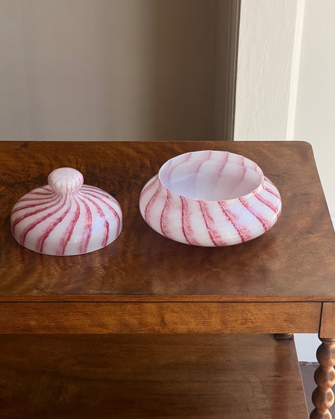 Vintage light pink swirl Murano bonbonniere