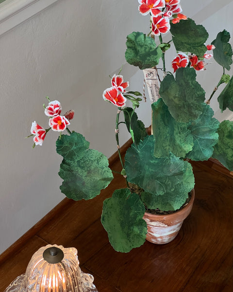 Paper flower ”Red pelargonium”