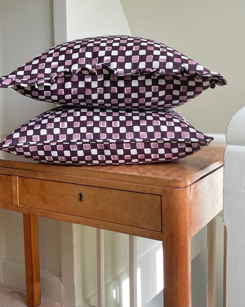 Faye ruffled cushion - Plum