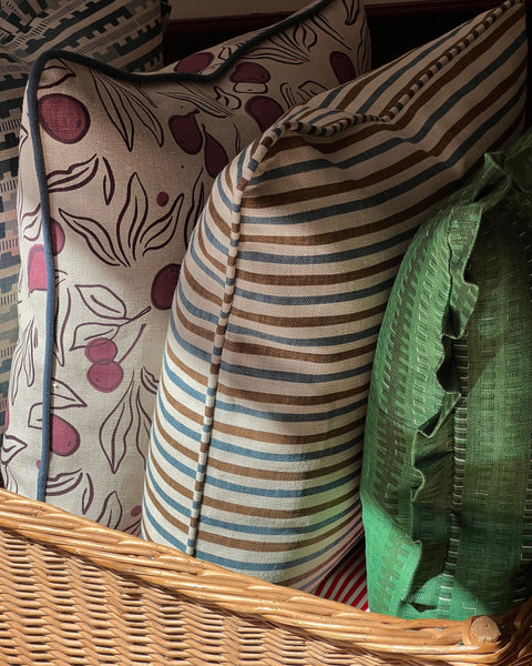 Karin’s Rölakan ruffled cushion - Green