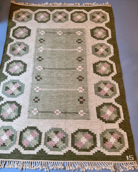 Vintage green/pink/ivory flat weave rug by Ingegerd Silow (IS)