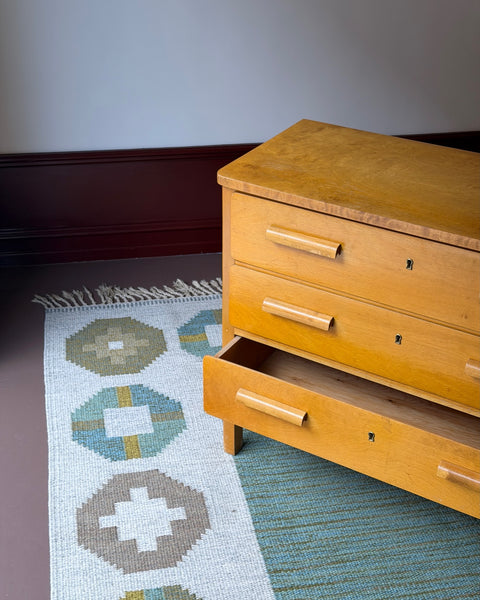 Vintage wooden chest of drawers