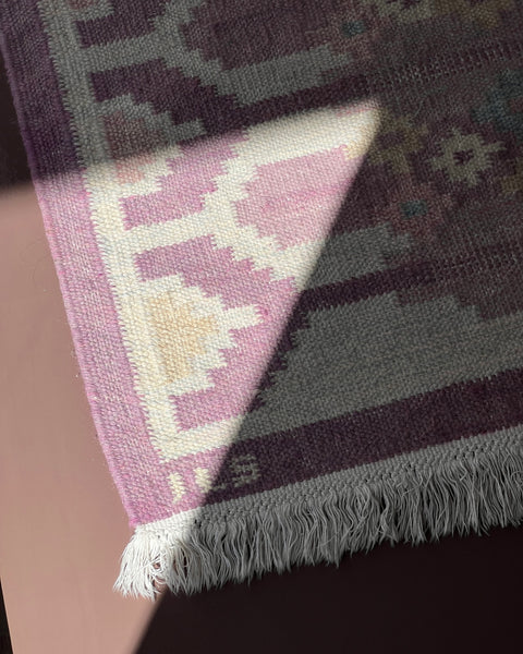 Vintage flat weave signed ILS