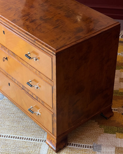 Vintage wooden chest of drawers