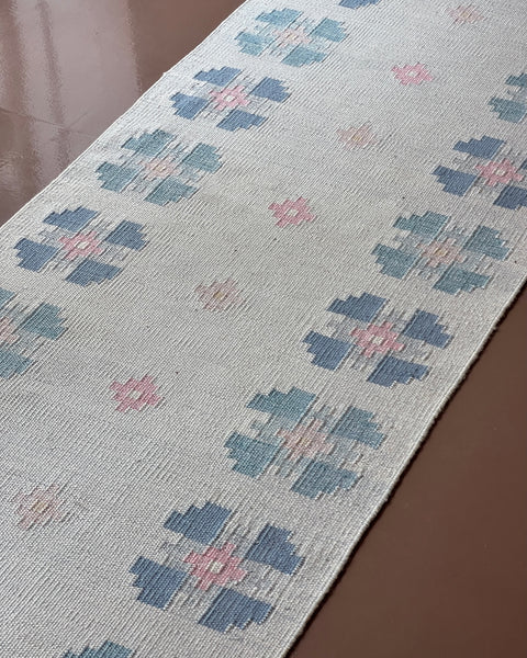 Vintage flat weave rug/runner