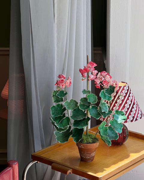 Paper flower ”Pink (dark) pelargonium”