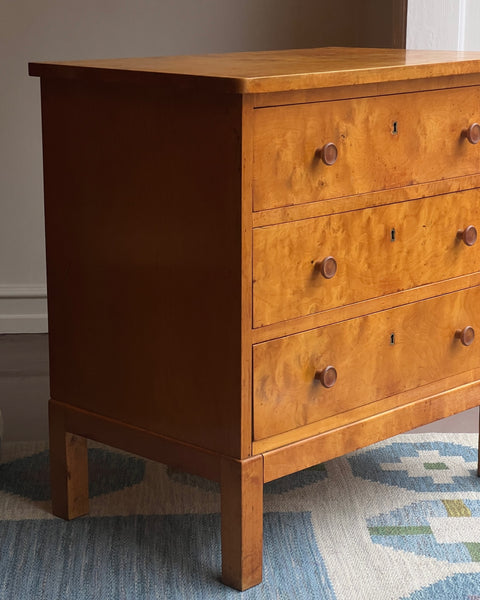 Vintage wooden chest of drawers