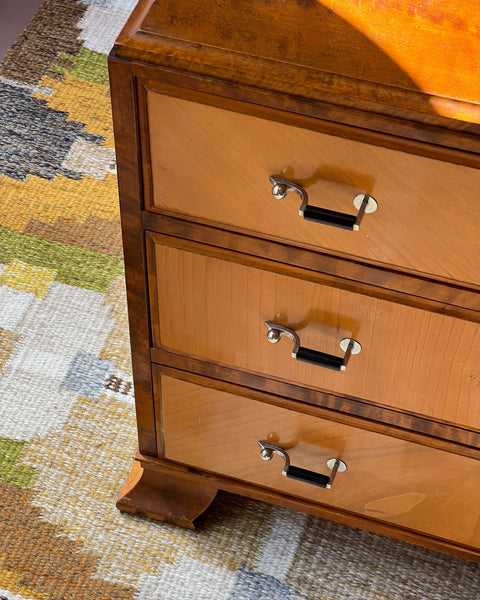 Vintage wooden chest of drawers