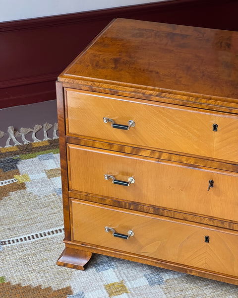 Vintage wooden chest of drawers