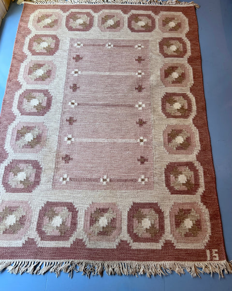 Vintage pink/ivory flat weave rug by Ingegerd Silow (IS)