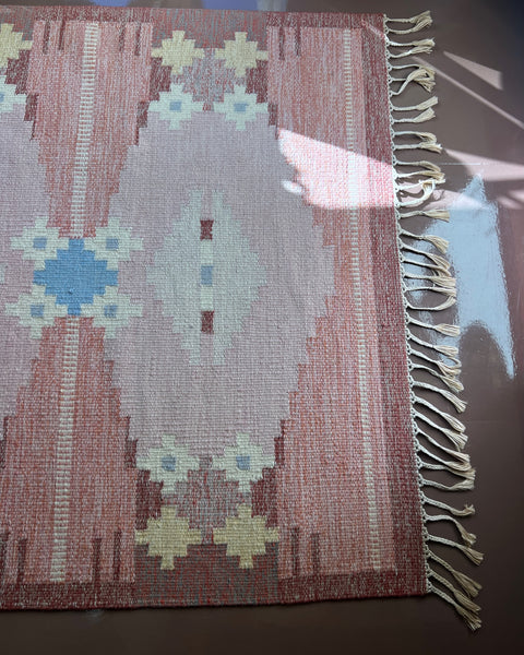 Vintage pink flat weave rug by Ingegerd Silow (IS)