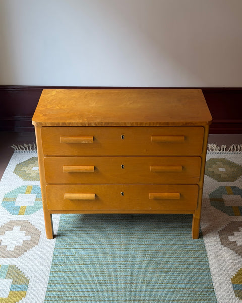 Vintage wooden chest of drawers