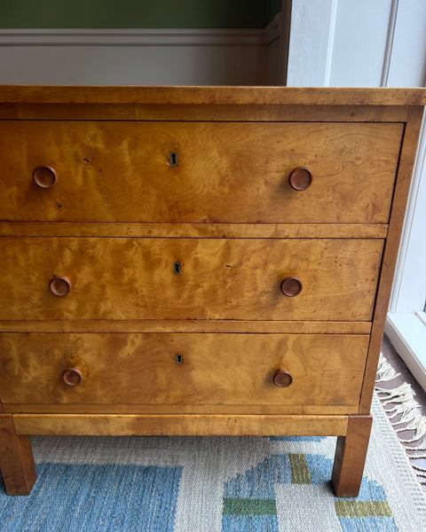 Vintage wooden chest of drawers