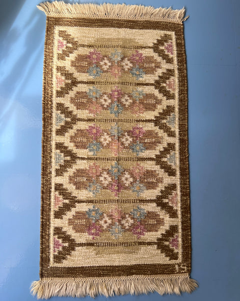 Vintage flat weave rug by Ingegerd Silow (IS)