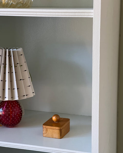 Vintage Art Deco wooden bonbonniere