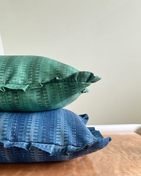 Karin’s Rölakan ruffled cushion - Green