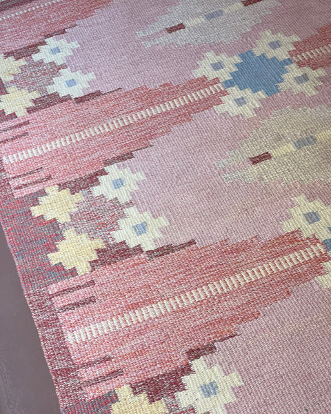 Vintage pink flat weave rug by Ingegerd Silow (IS)