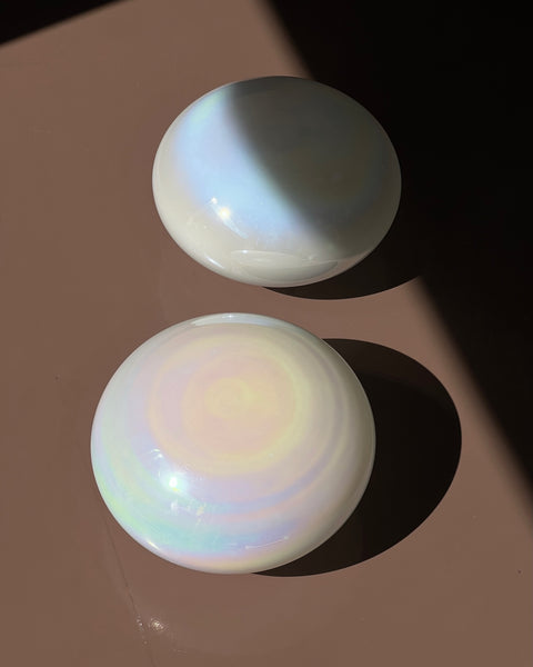 Vintage iridescent/white Murano ceiling/wall lamp (D26) (2 available)