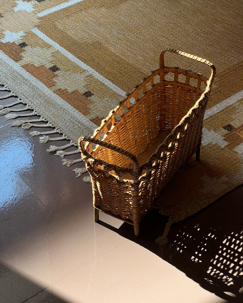 Vintage rattan stand