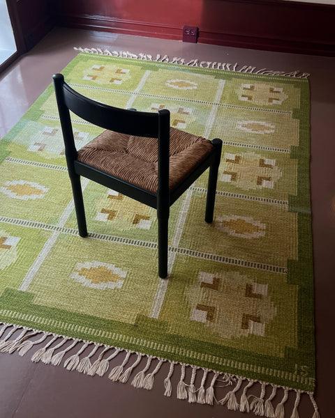 Carimate chair by Vico Magistretti (Glossy black)