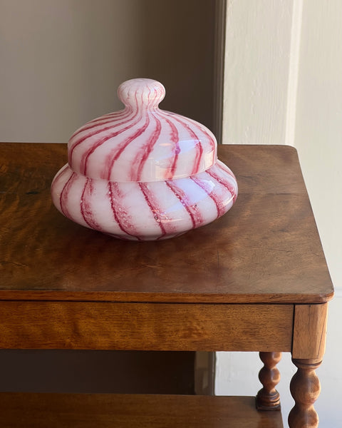 Vintage light pink swirl Murano bonbonniere