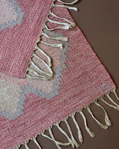 Vintage pink flat weave rug by Ingegerd Silow (IS)