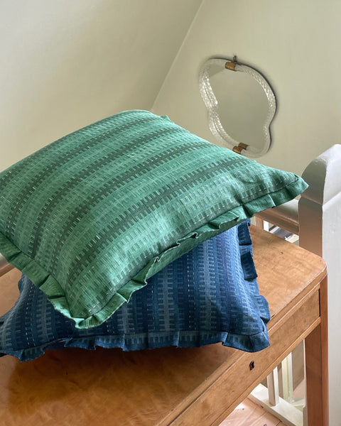 Karin’s Rölakan ruffled cushion - Indigo