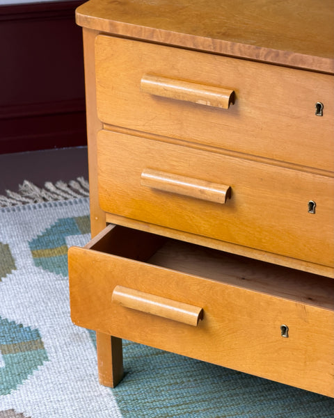 Vintage wooden chest of drawers