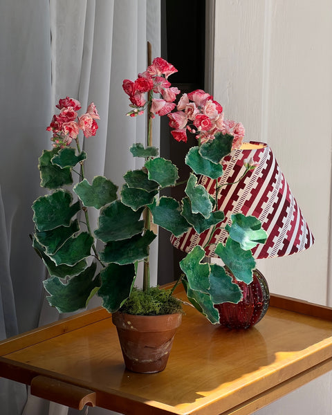 Paper flower ”Pink (dark) pelargonium”
