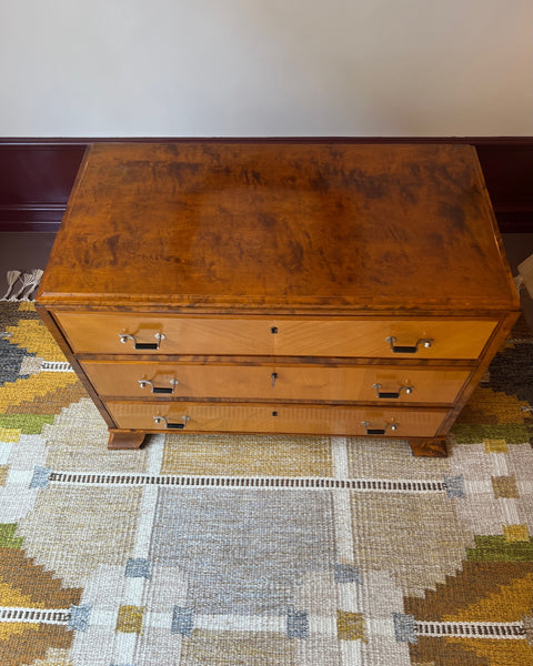 Vintage wooden chest of drawers