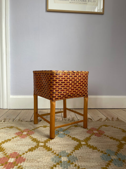 Vintage rattan stand