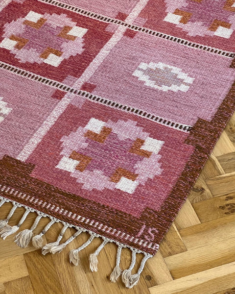 Vintage pink flat weave rug by Ingegerd Silow (IS)