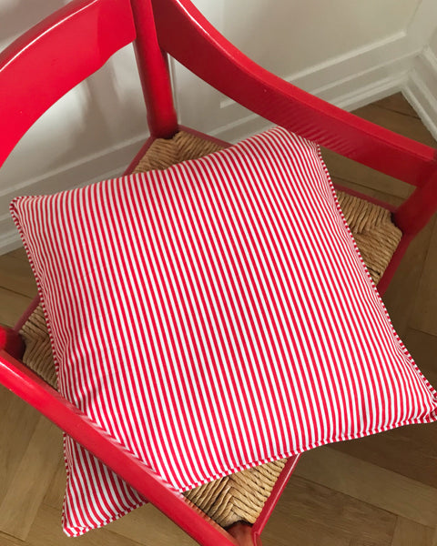 Bespoke pillow (red/white)