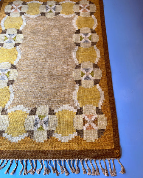Vintage yellow flat weave rug by Ingegerd Silow (IS)