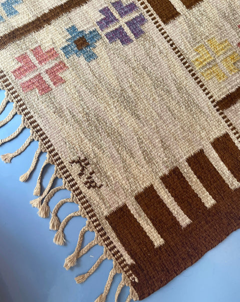 Vintage flat weave rug by Alice Wallebäck (AW)