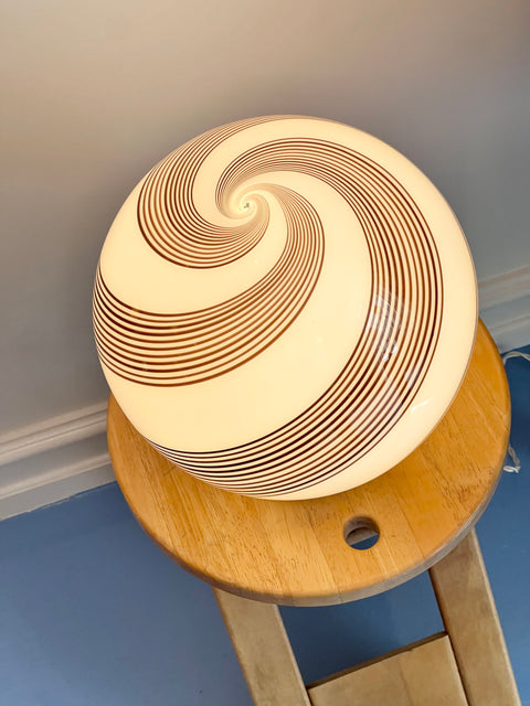 Vintage Murano cream table lamp with brown swirl