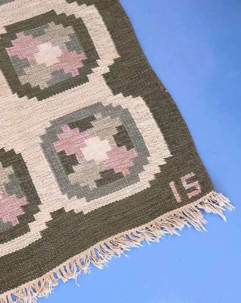 Vintage green/pink/ivory flat weave rug by Ingegerd Silow (IS)