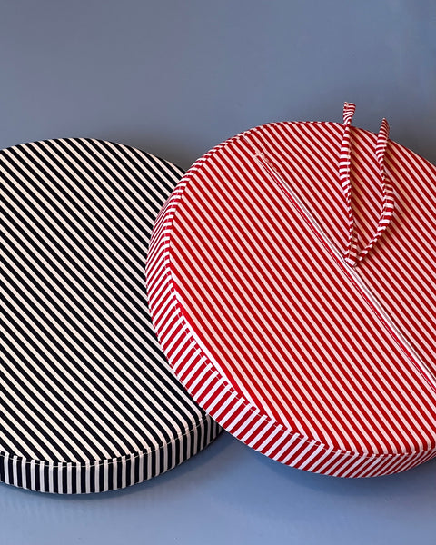 Bespoke cushion (red/white round)