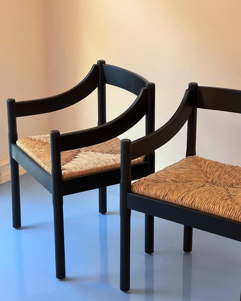 Carimate chair by Vico Magistretti - Black
