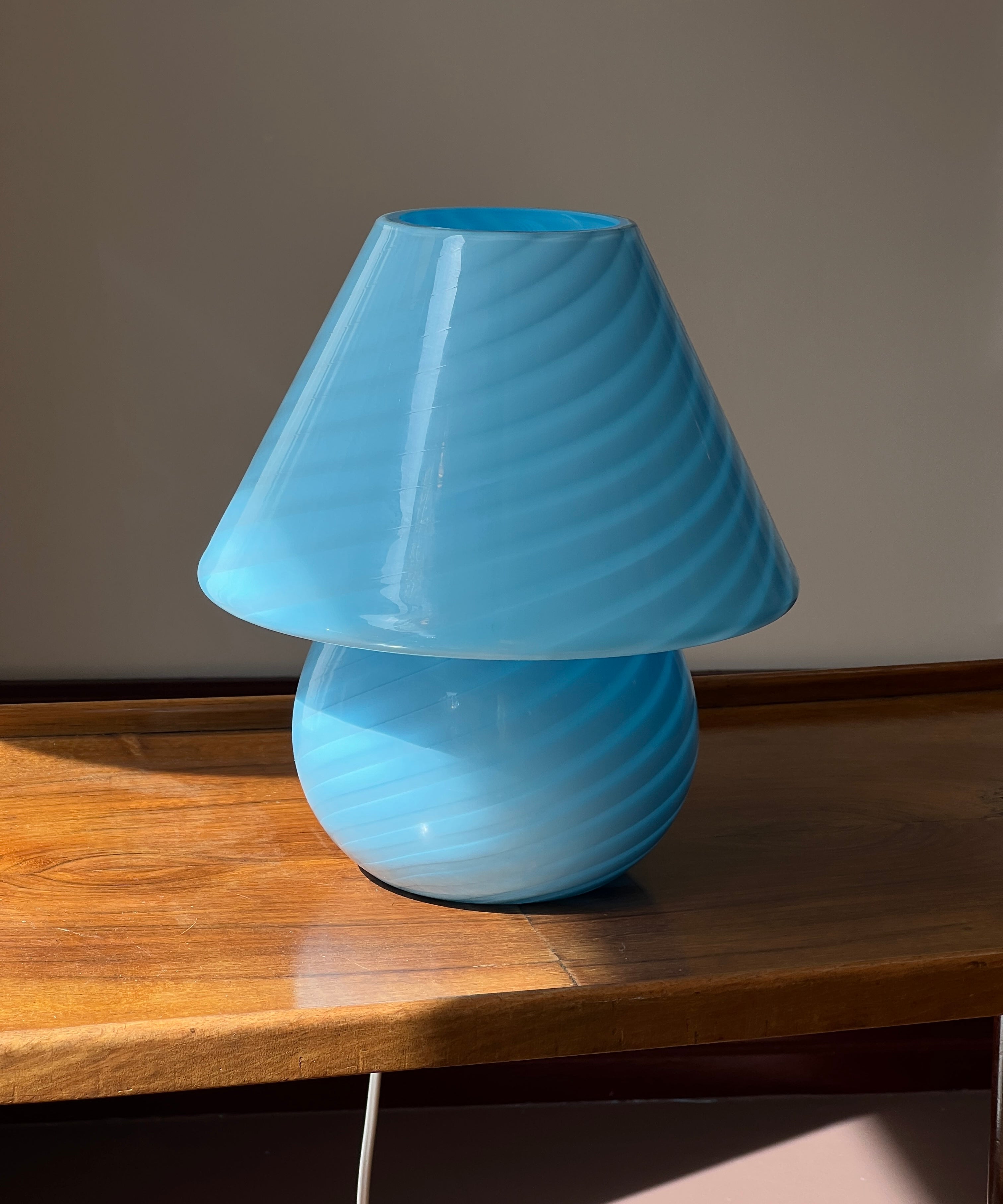 Mushroom table lamp - Light blue swirl